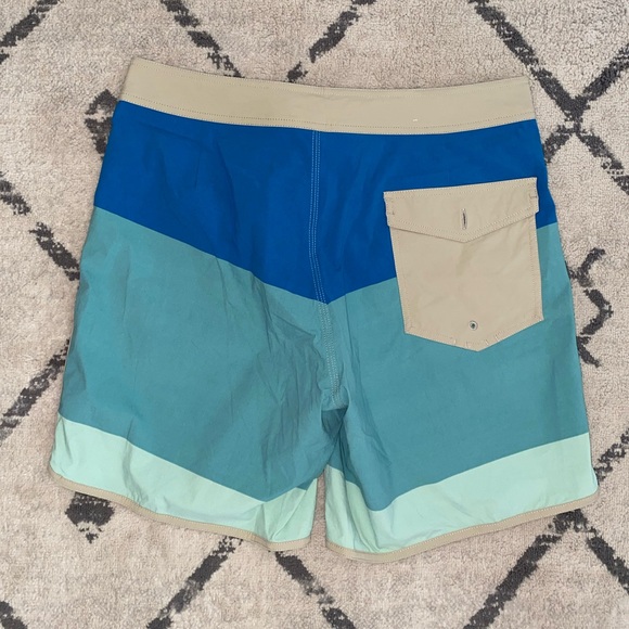 Patagonia Men’s Scallop Hem Stretch Wavefarer Boadshorts Blue Green Tan Size 33 - Picture 3 of 7